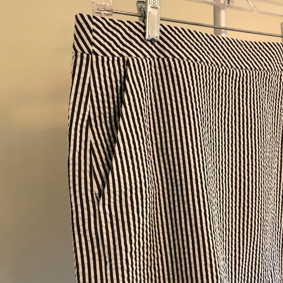 J. CREW Seersucker Pencil Skirt - Picture 4 of 7